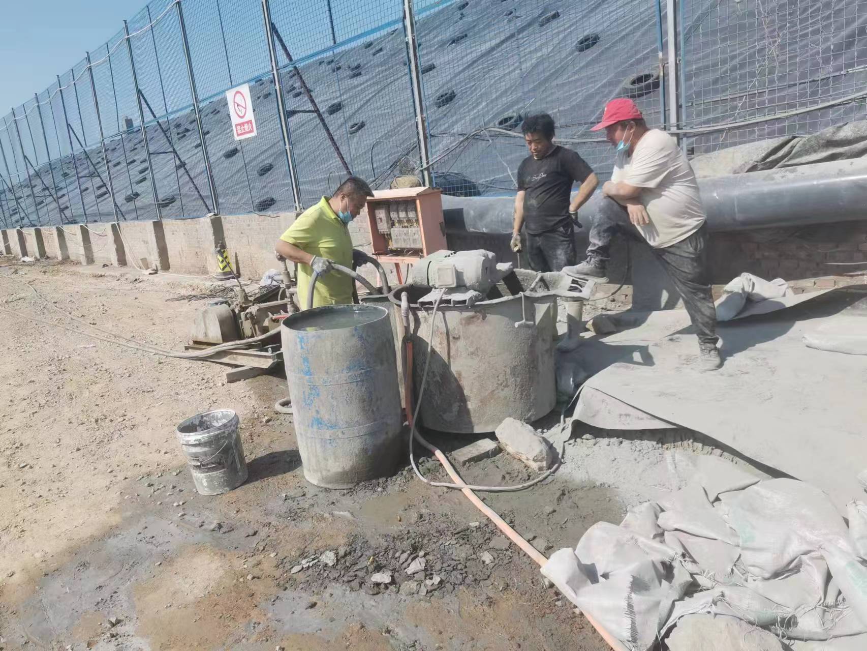 鹰手营子矿袖阀管注浆