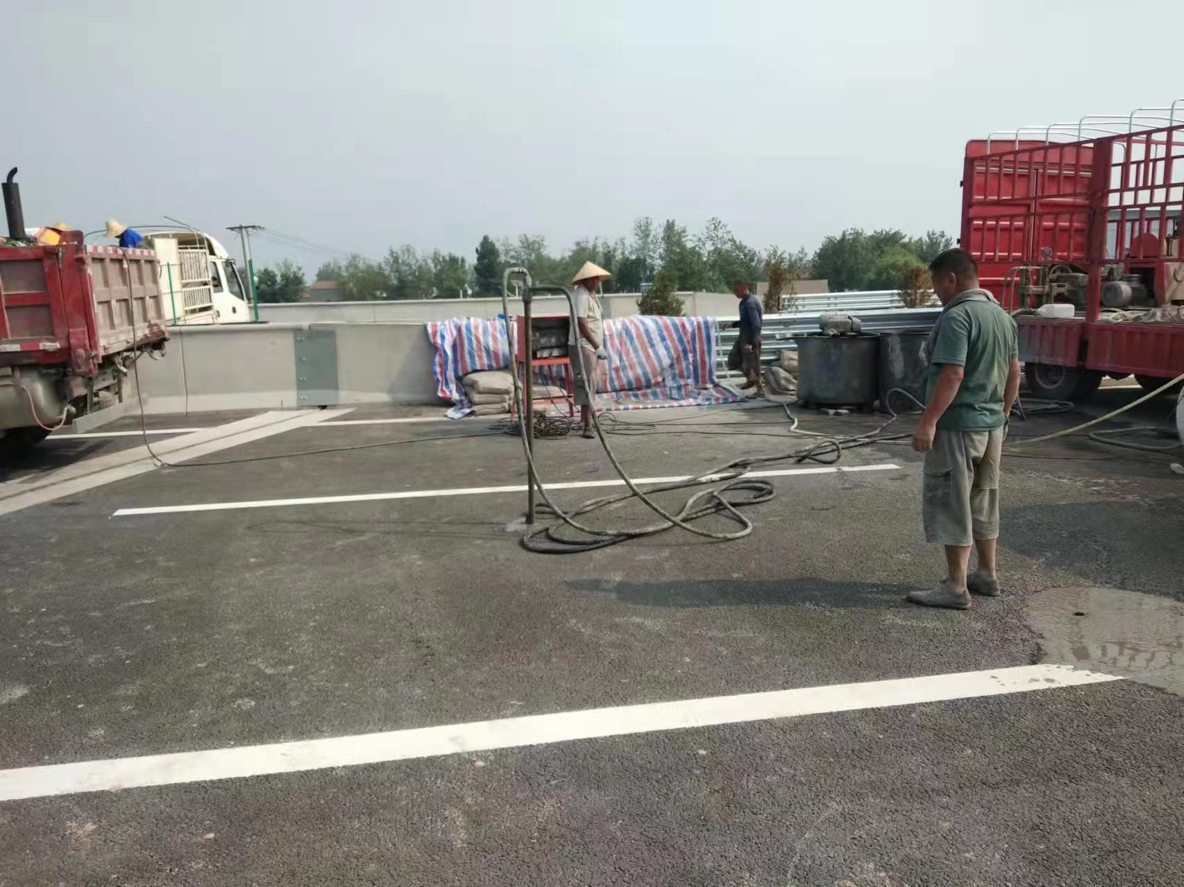 鹰手营子矿路基注浆