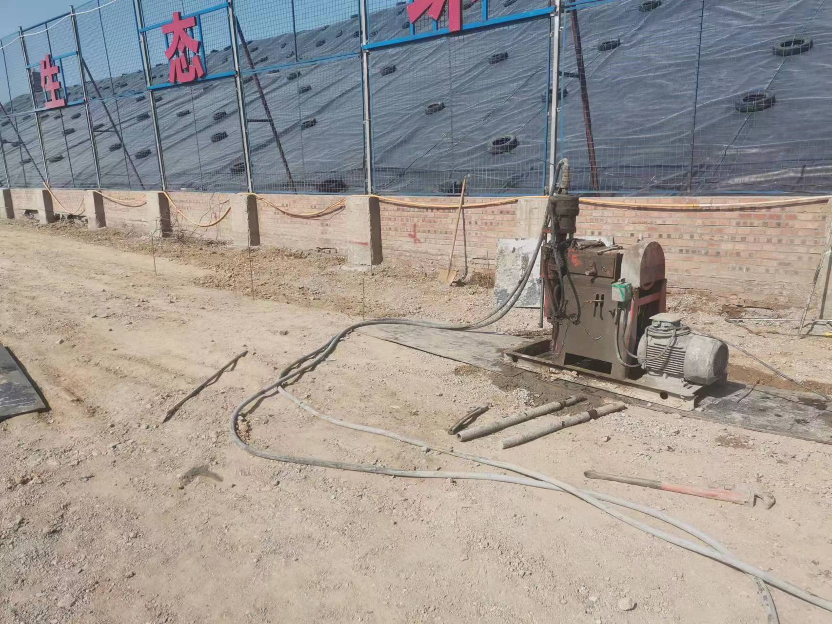 鹰手营子矿双液注浆