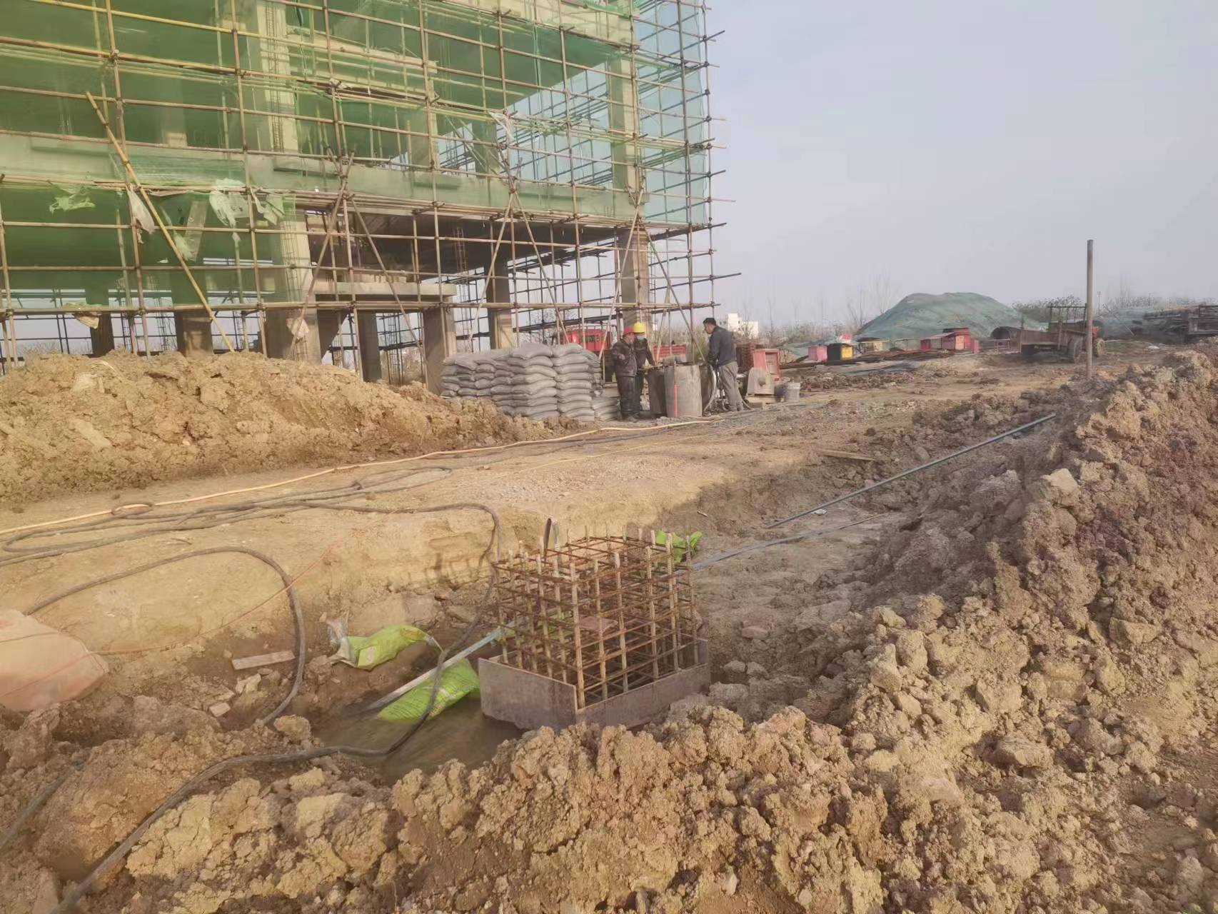 鹰手营子矿当桥梁出现裂缝的时候应该及时加固修补